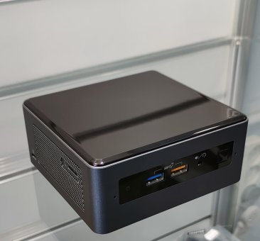 Intel NUC (8th Gen-i7)